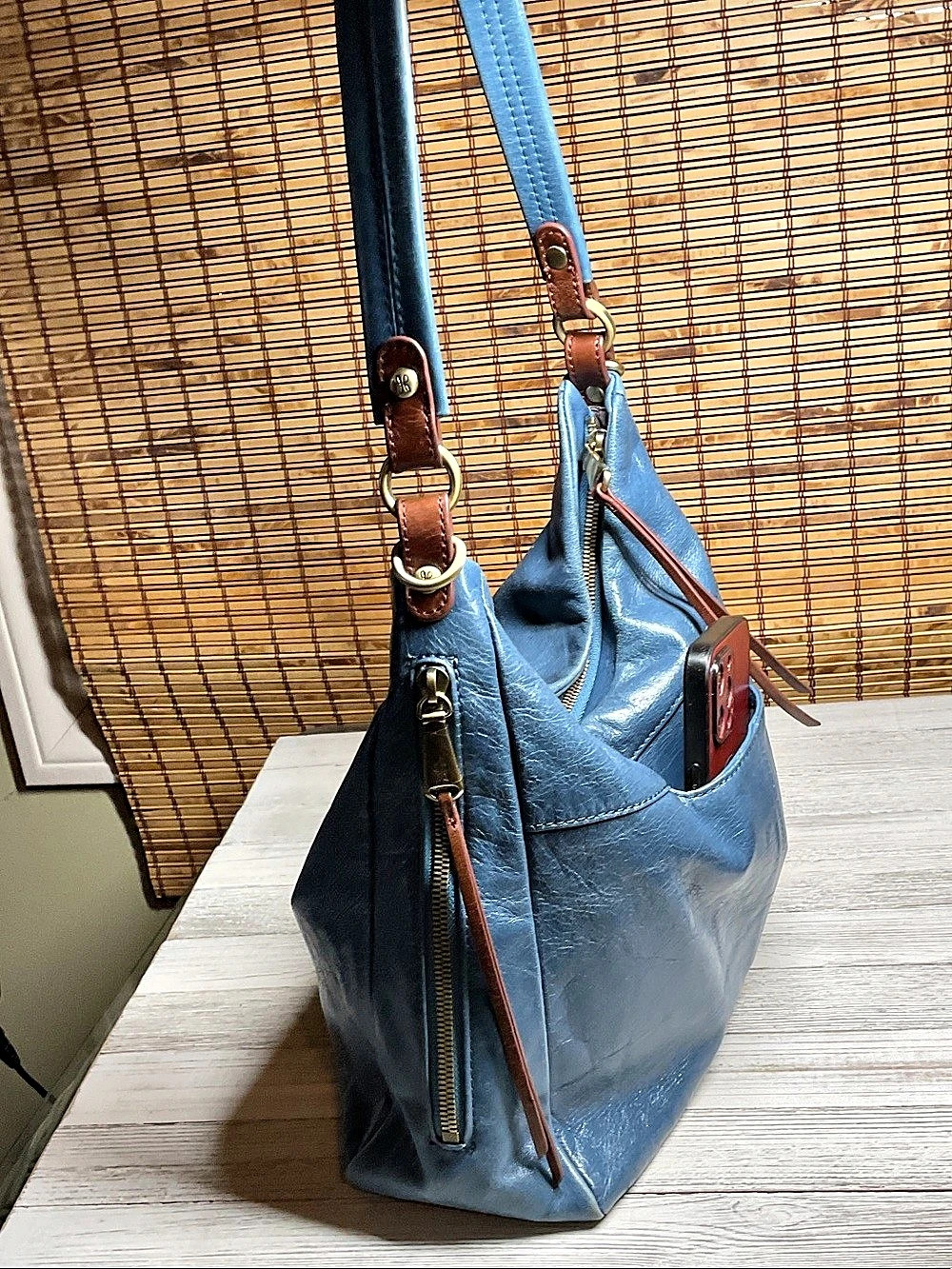 HOBO Delilah blue leather sholder bag EUC - Picture 4 of 10
